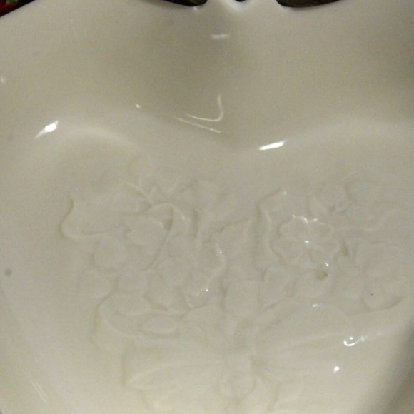 Longaberger Sweetest Heart Dish Ivory Ceramic Bowl with Pierced Ribbon Edge - Picture 10 of 10
